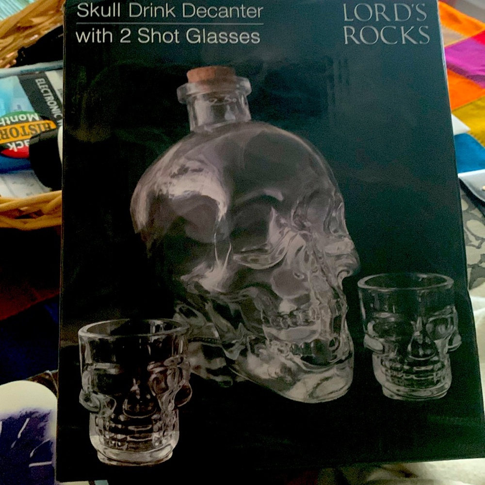 Lord rocks skull drink decanter